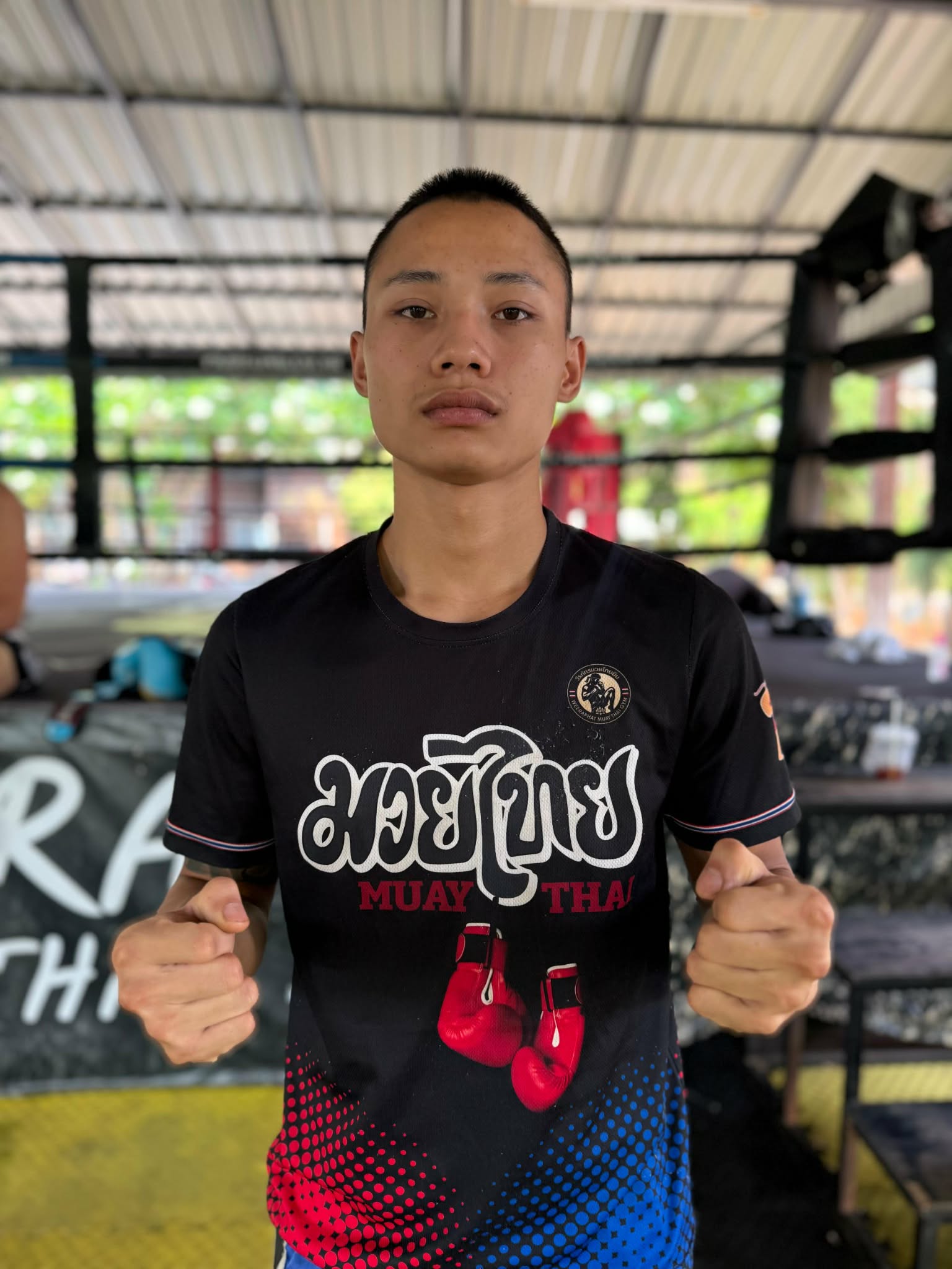 Pet, Muay Thai trainer at Weeraphat gym